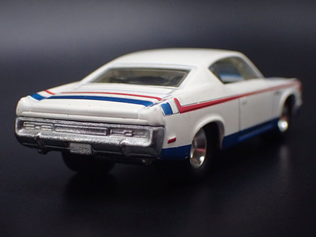 1970 70 AMC REBEL MACHINE WHITE 1:64 SCALE COLLECTIBLE DIECAST MODEL CAR