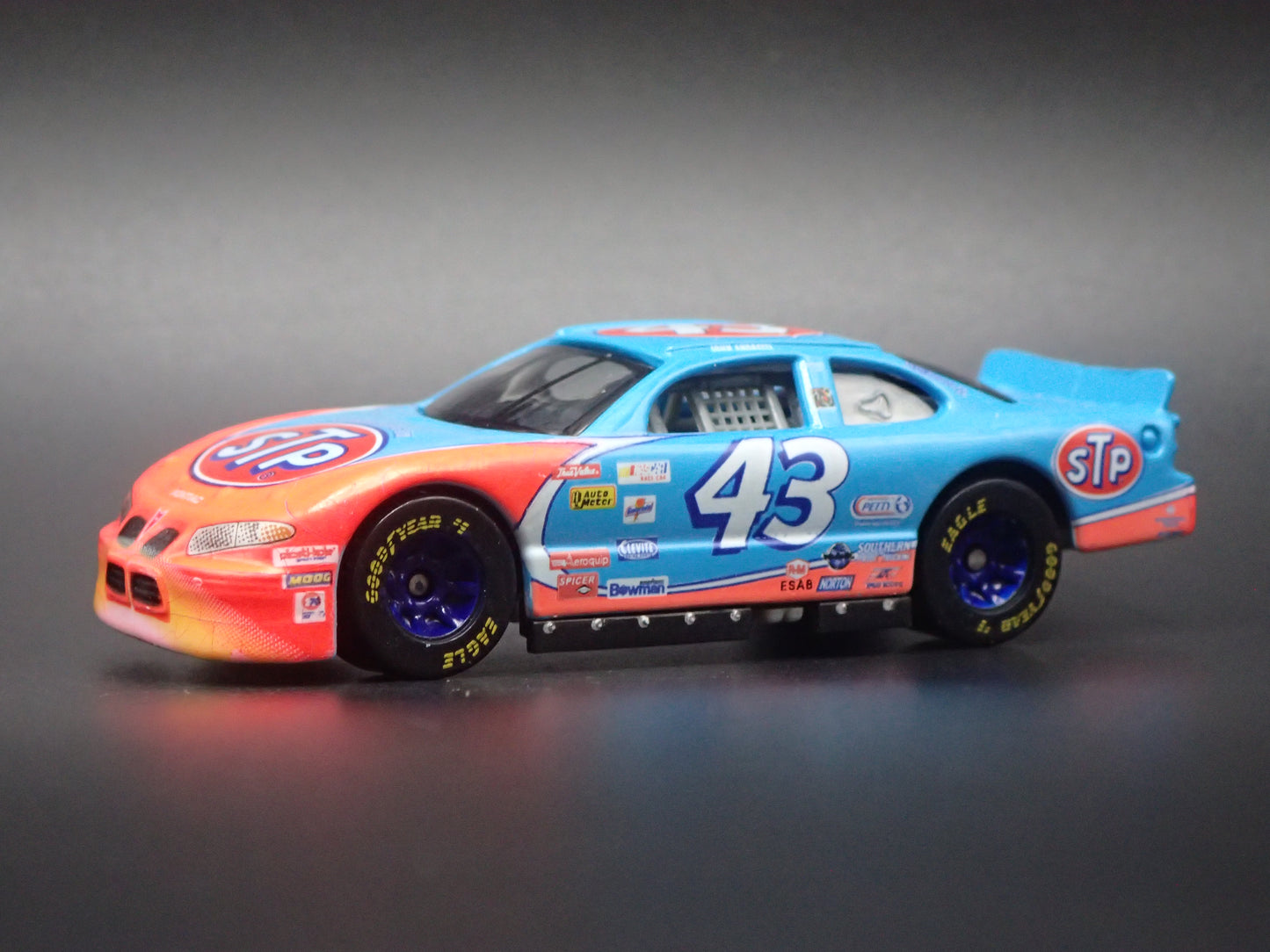 1999 99 PONTIAC GRAND PRIX JOHN ANDRETTI STP NASCAR 1:64 DIECAST MODEL CAR