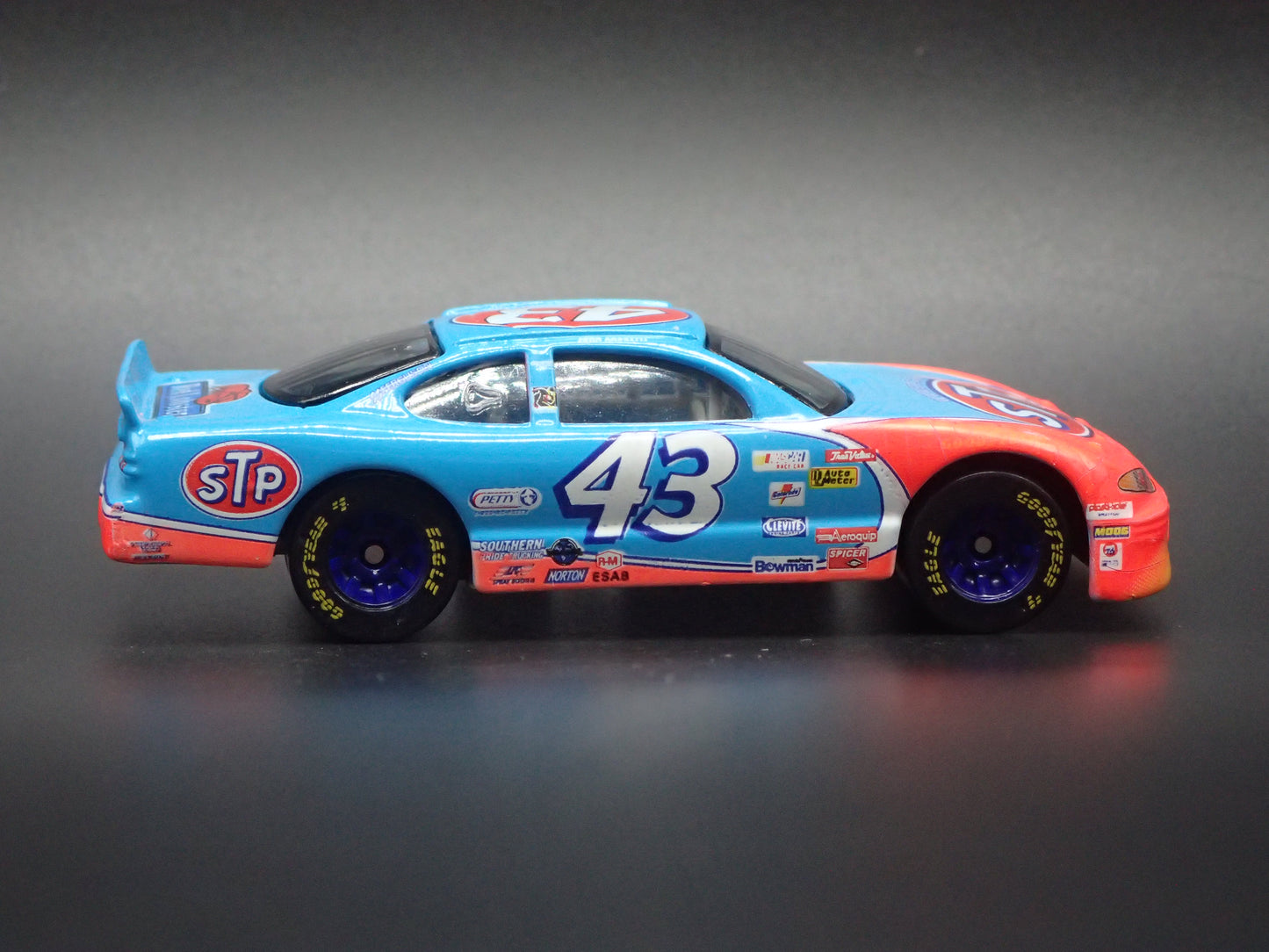 1999 99 PONTIAC GRAND PRIX JOHN ANDRETTI STP NASCAR 1:64 DIECAST MODEL CAR