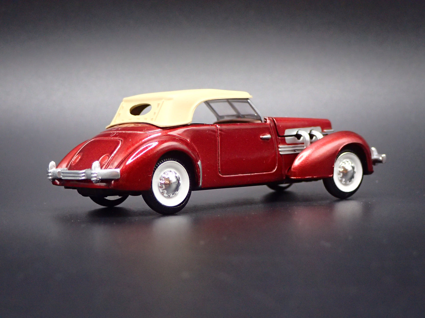 1937 CORD 812 SUPERCHARGED CONVERTIBLE RARE 1:64 SCALE LIMITED DIECAST MODEL CAR