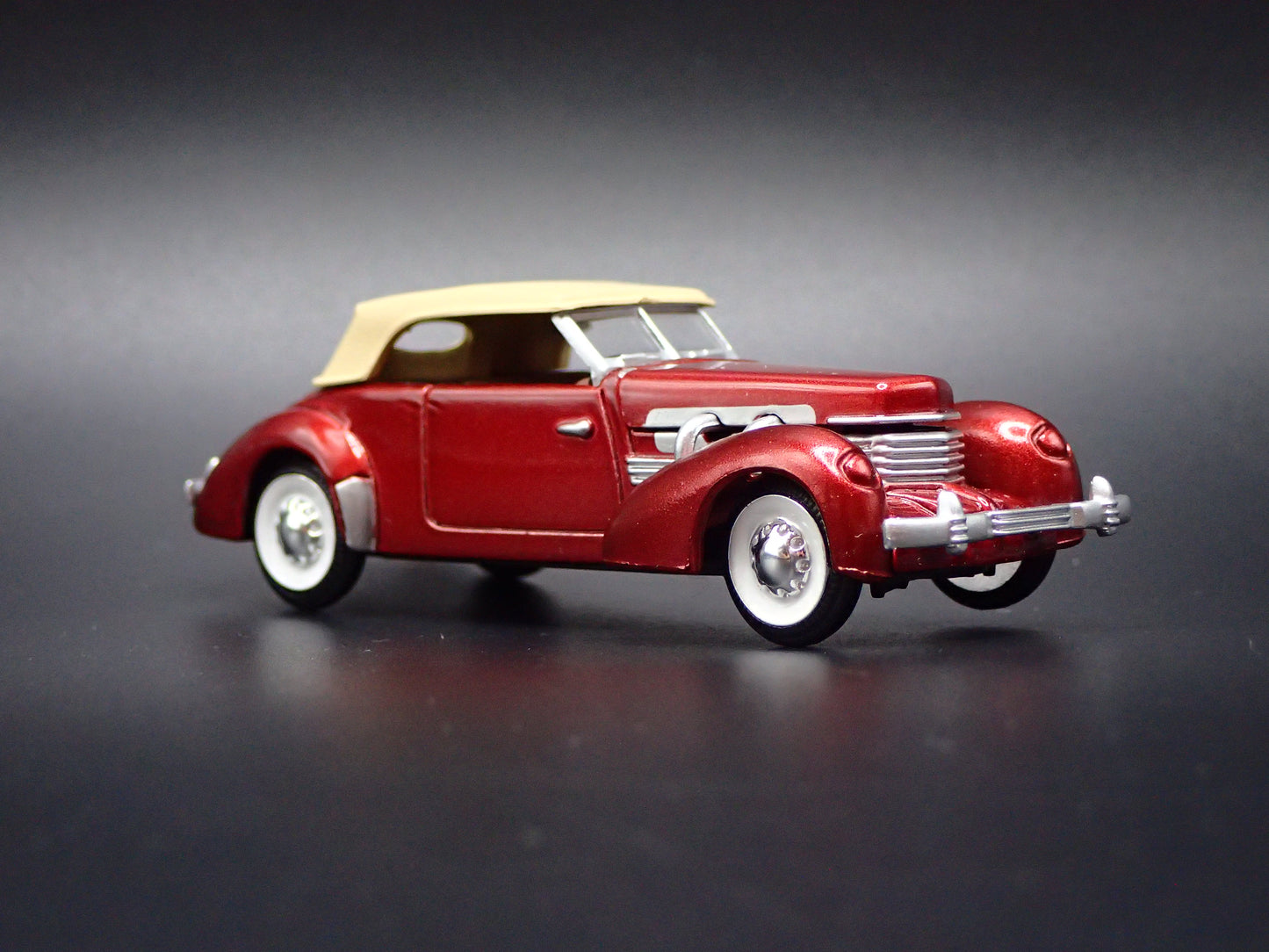 1937 CORD 812 SUPERCHARGED CONVERTIBLE RARE 1:64 SCALE LIMITED DIECAST MODEL CAR