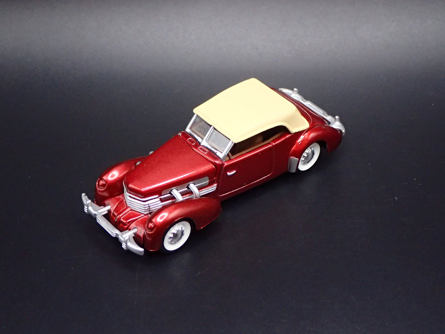 1937 CORD 812 SUPERCHARGED CONVERTIBLE RARE 1:64 SCALE LIMITED DIECAST MODEL CAR