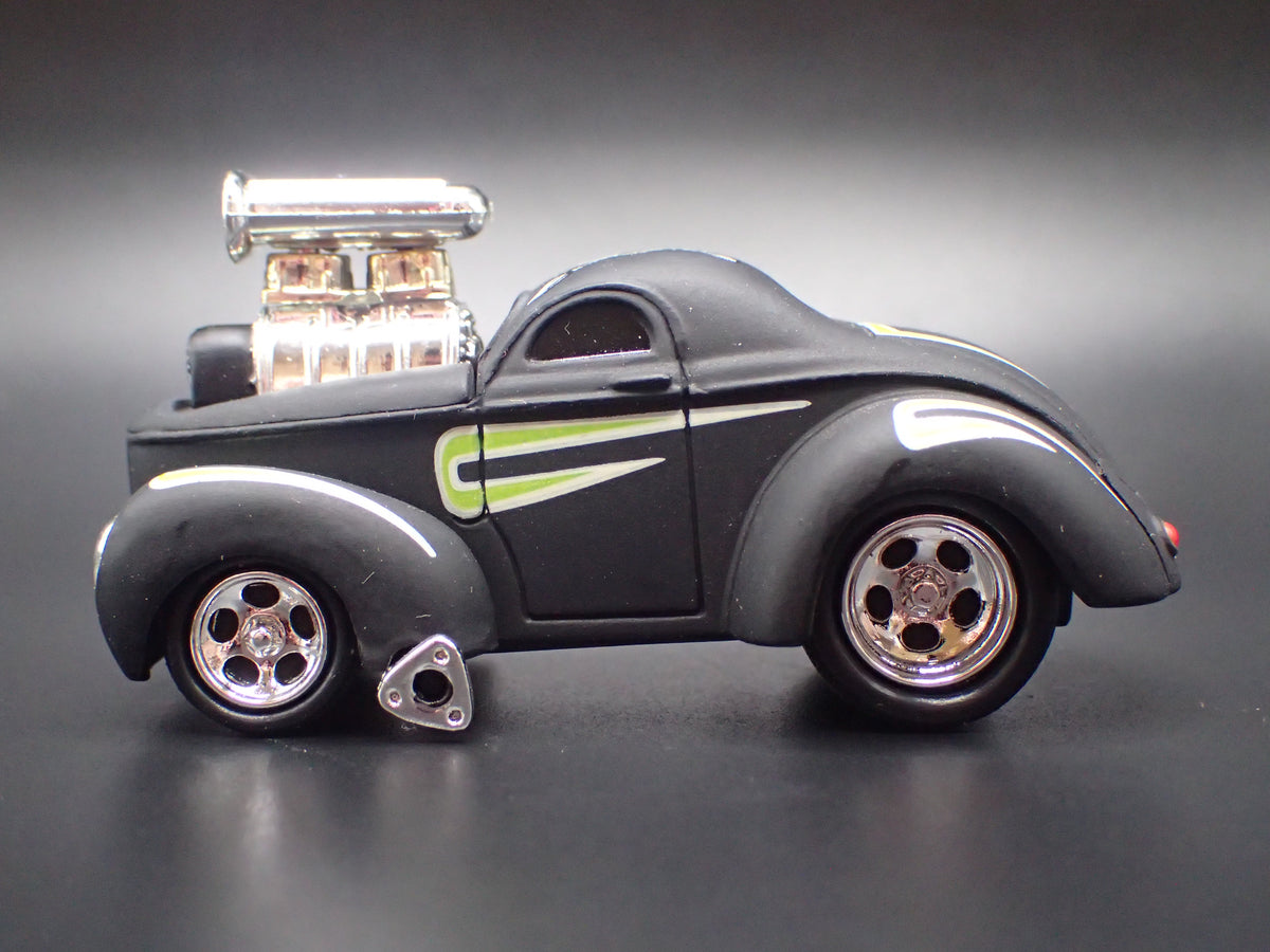 1941 41 WILLYS COUPE GASSER w/ BLOWER NHRA 1:64 SCALE DIORAMA DIECAST MODEL CAR