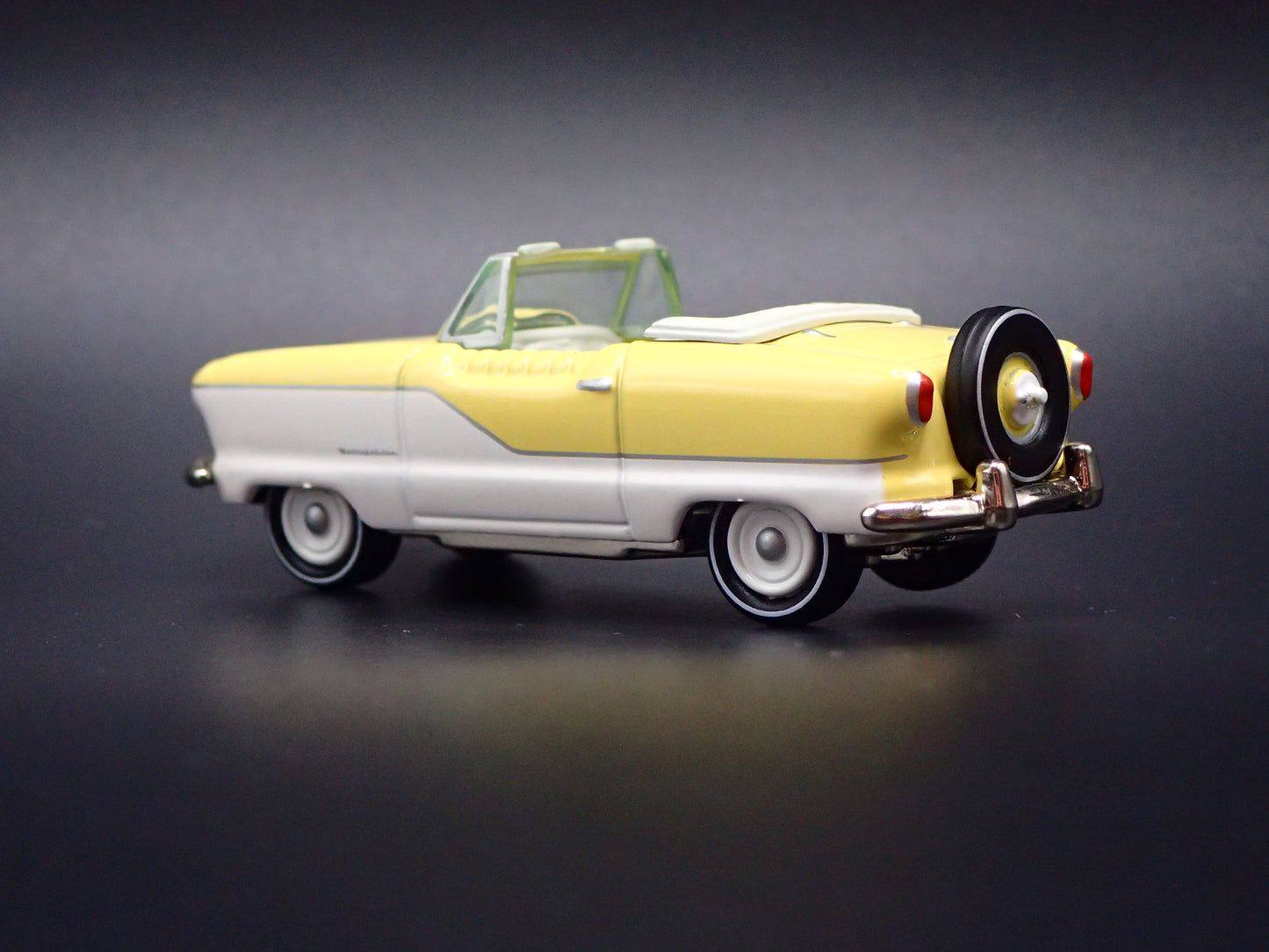 1961 AMC NASH METROPOLITAN YELLOW 1:64 SCALE COLLECTIBLE DIECAST MODEL CAR