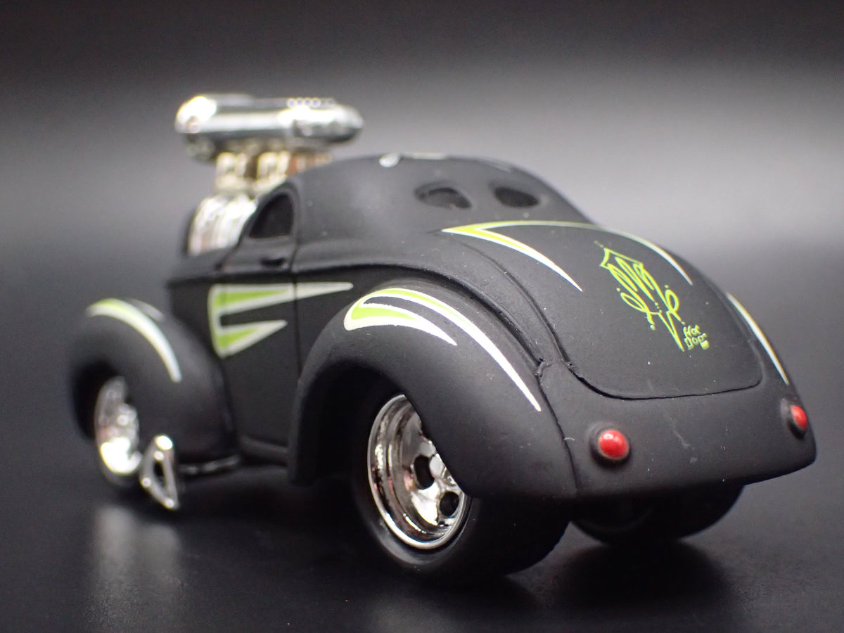 1941 41 WILLYS COUPE GASSER w/ BLOWER NHRA 1:64 SCALE DIORAMA DIECAST MODEL CAR