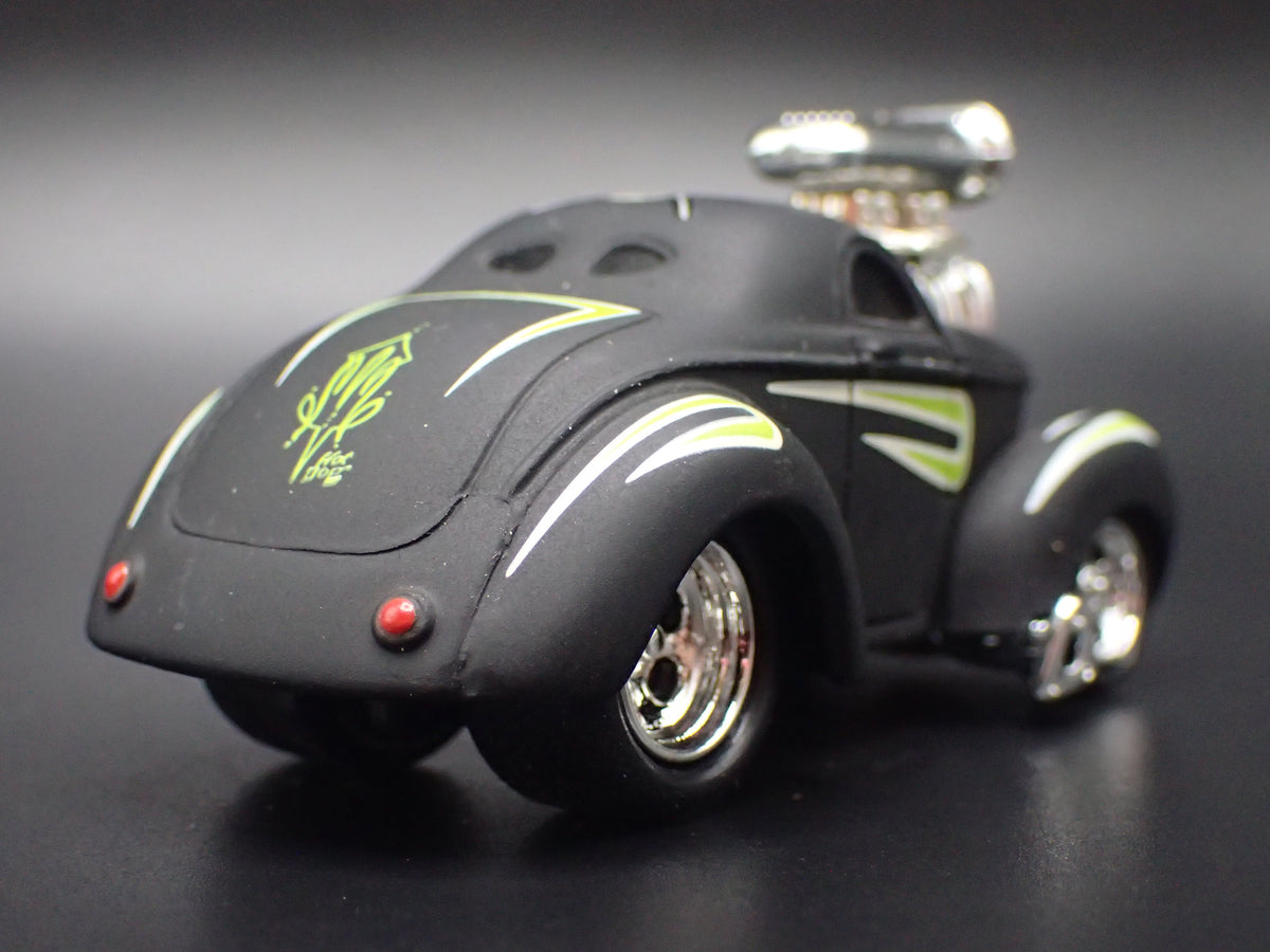 1941 41 WILLYS COUPE GASSER w/ BLOWER NHRA 1:64 SCALE DIORAMA DIECAST MODEL CAR