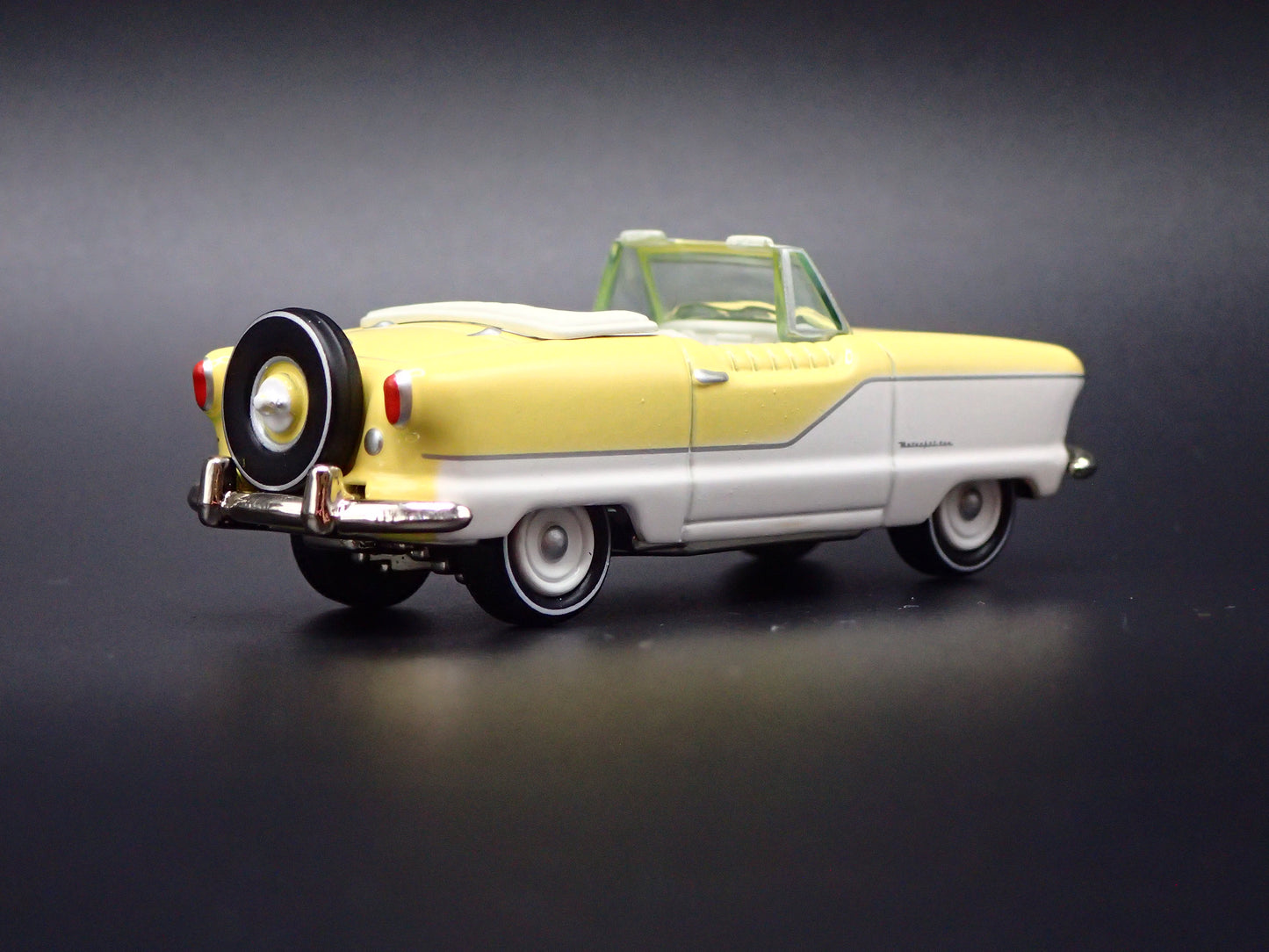 1961 AMC NASH METROPOLITAN YELLOW 1:64 SCALE COLLECTIBLE DIECAST MODEL CAR