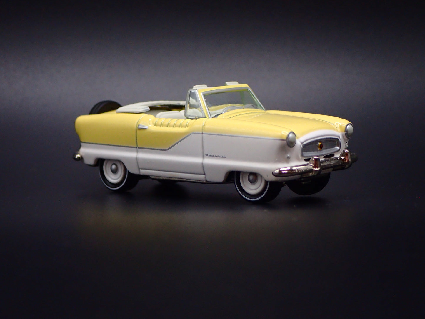 1961 AMC NASH METROPOLITAN YELLOW 1:64 SCALE COLLECTIBLE DIECAST MODEL CAR