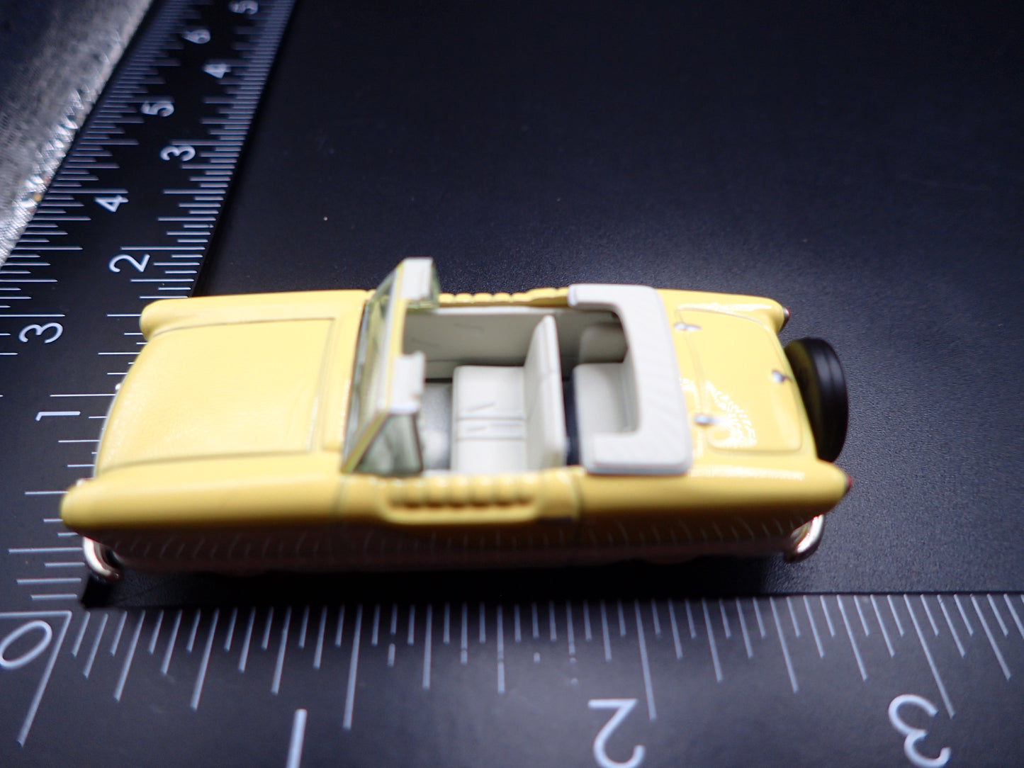 1961 AMC NASH METROPOLITAN YELLOW 1:64 SCALE COLLECTIBLE DIECAST MODEL CAR