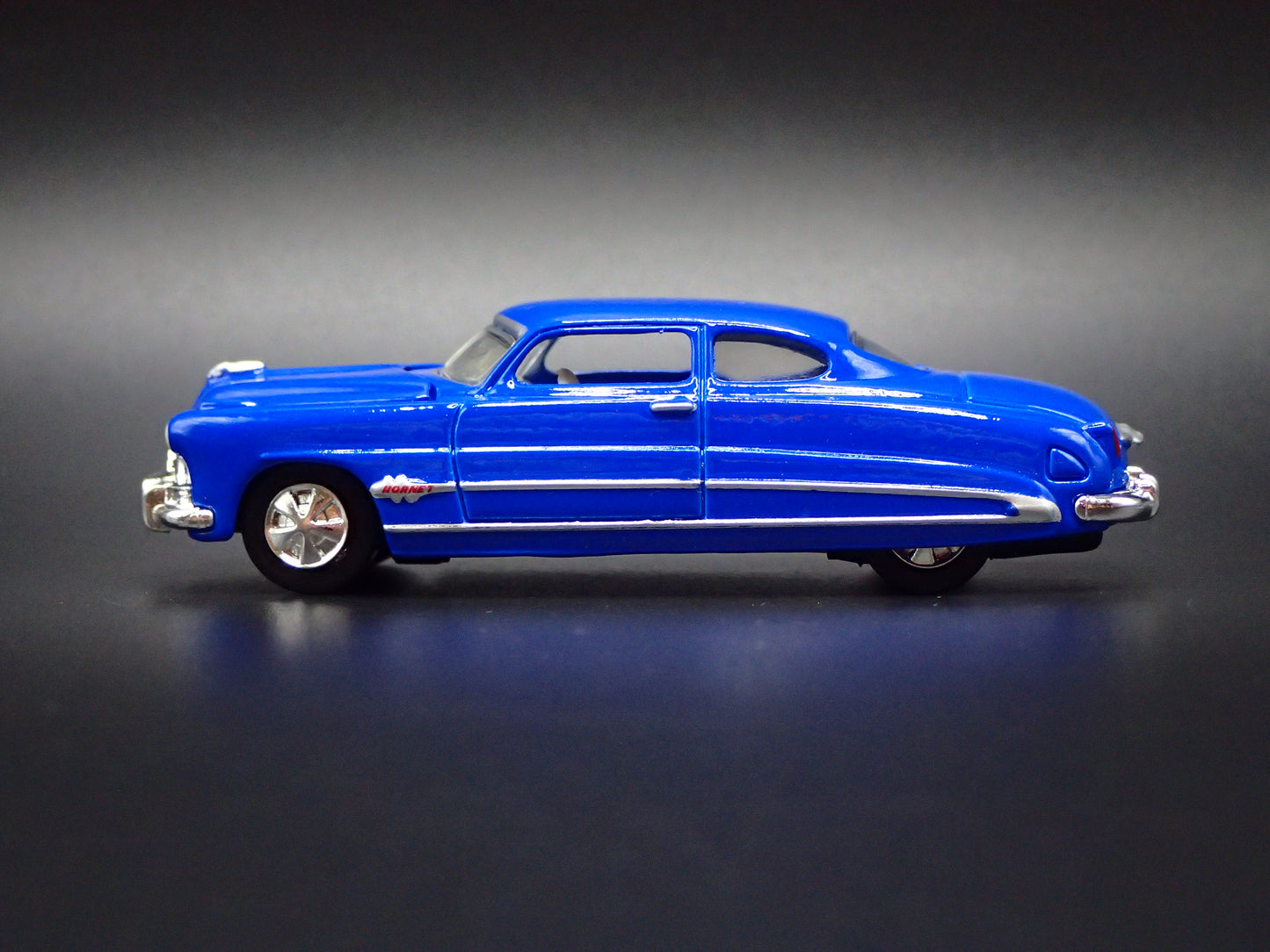 1951 51 HUDSON HORNET BLUE 1:64 SCALE COLLECTIBLE DIORAMA DIECAST MODEL CAR