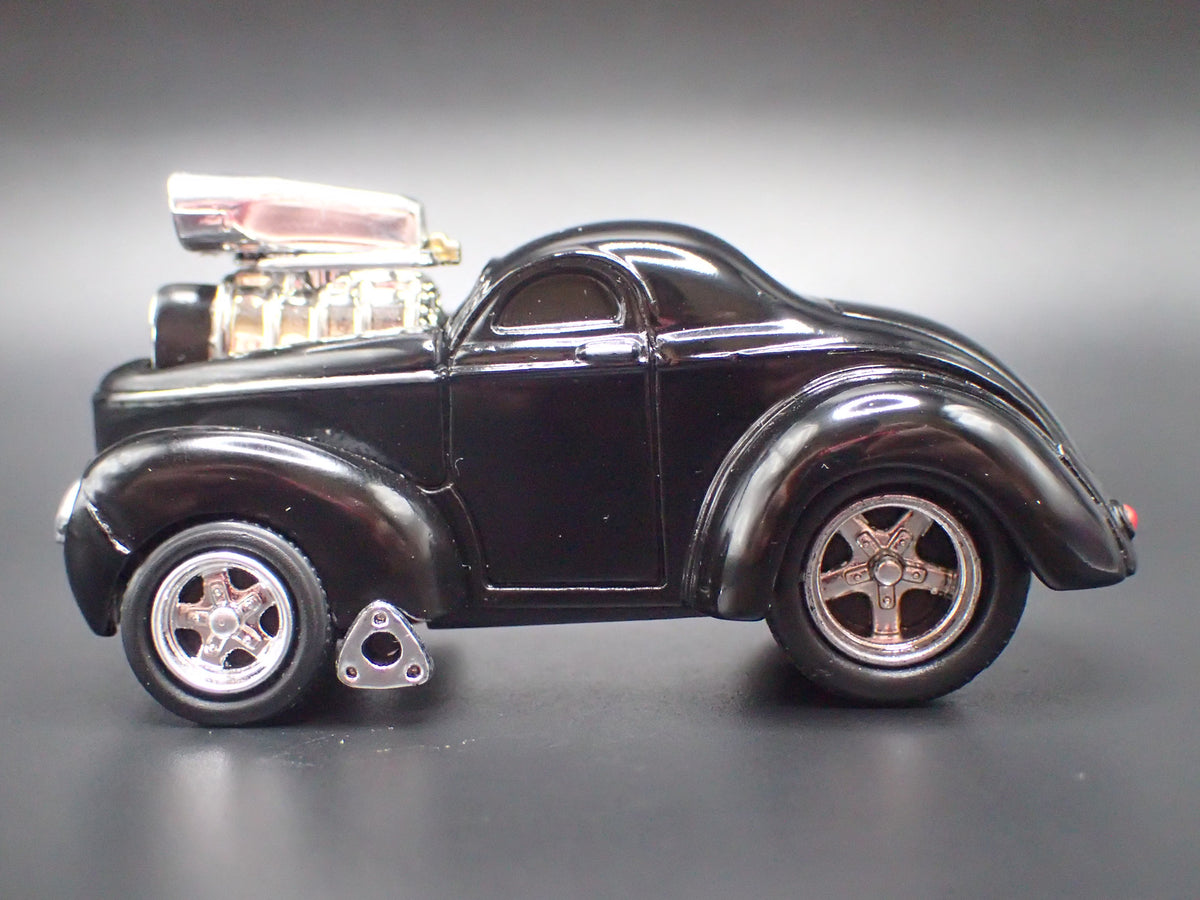 1941 41 WILLYS COUPE GASSER w/ BLOWER NHRA 1:64 SCALE DIORAMA DIECAST MODEL CAR