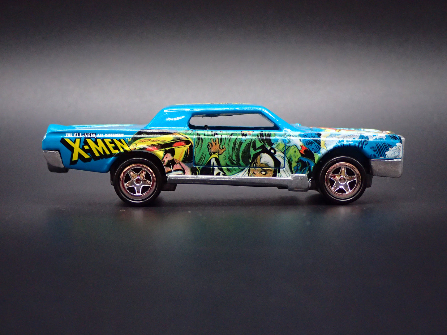 LINCOLN CONTINENTAL CUSTOM XMEN 1:64 SCALE DIORAMA DIECAST MODEL CAR