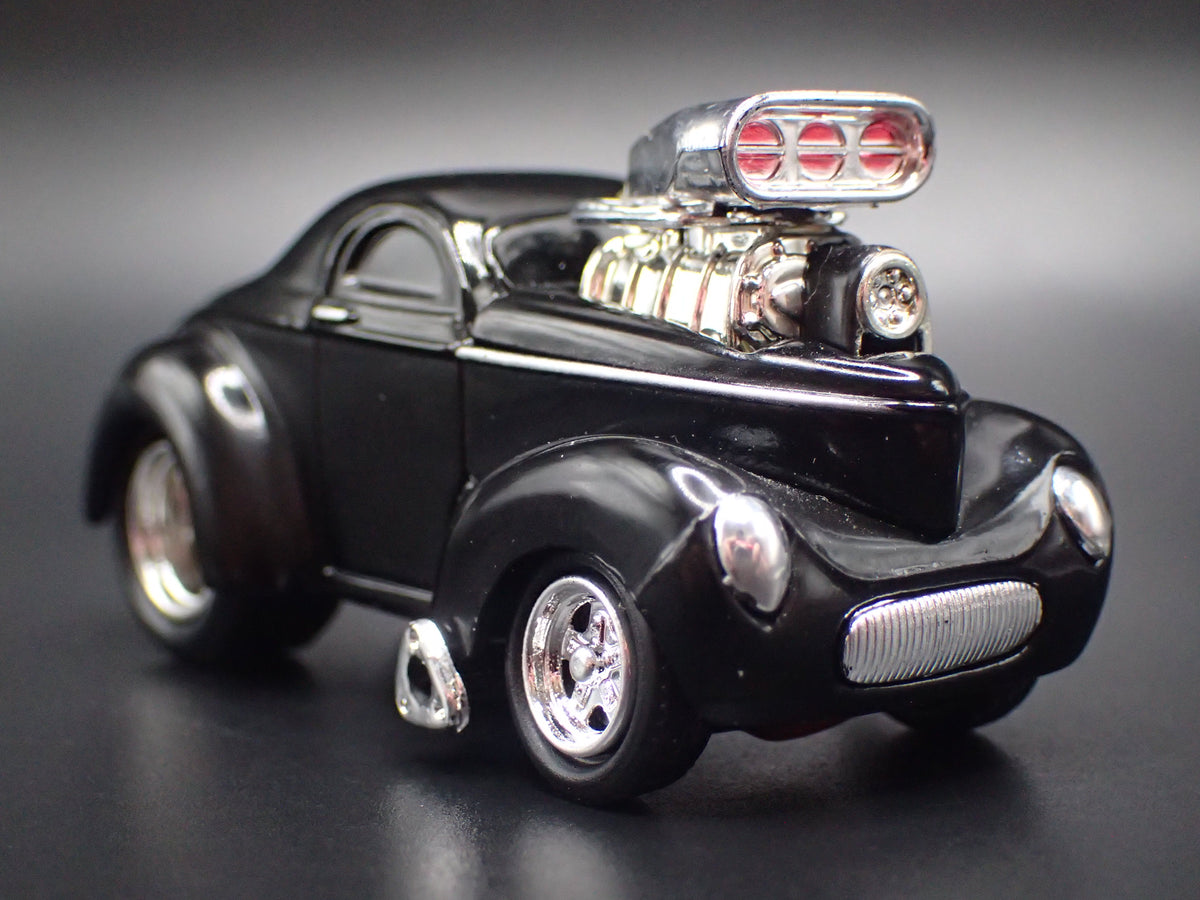 1941 41 WILLYS COUPE GASSER w/ BLOWER NHRA 1:64 SCALE DIORAMA DIECAST MODEL CAR