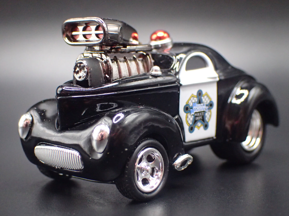 1941 41 WILLYS COUPE GASSER w/ BLOWER POLICE 1:64 SCALE DIORAMA DIECAST MODEL CAR