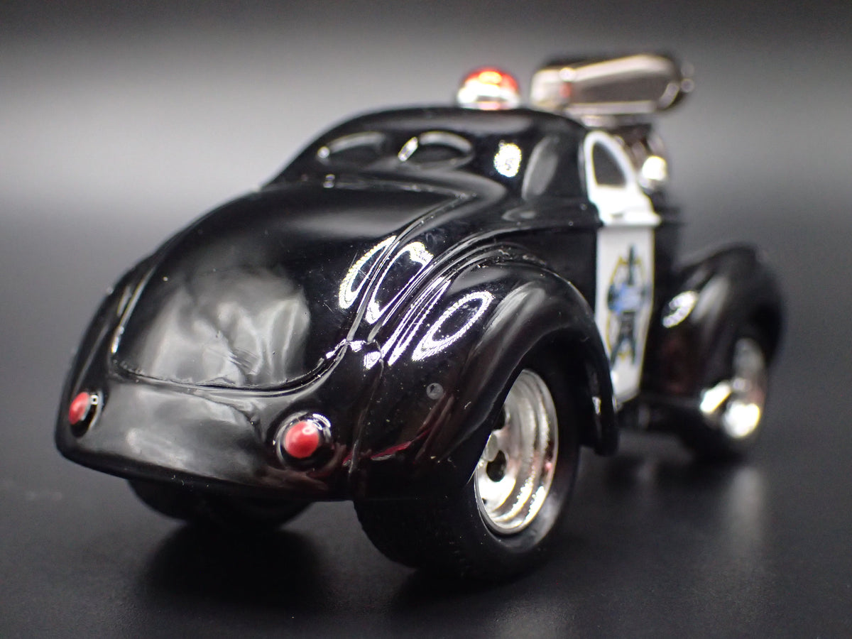 1941 41 WILLYS COUPE GASSER w/ BLOWER POLICE 1:64 SCALE DIORAMA DIECAST MODEL CAR