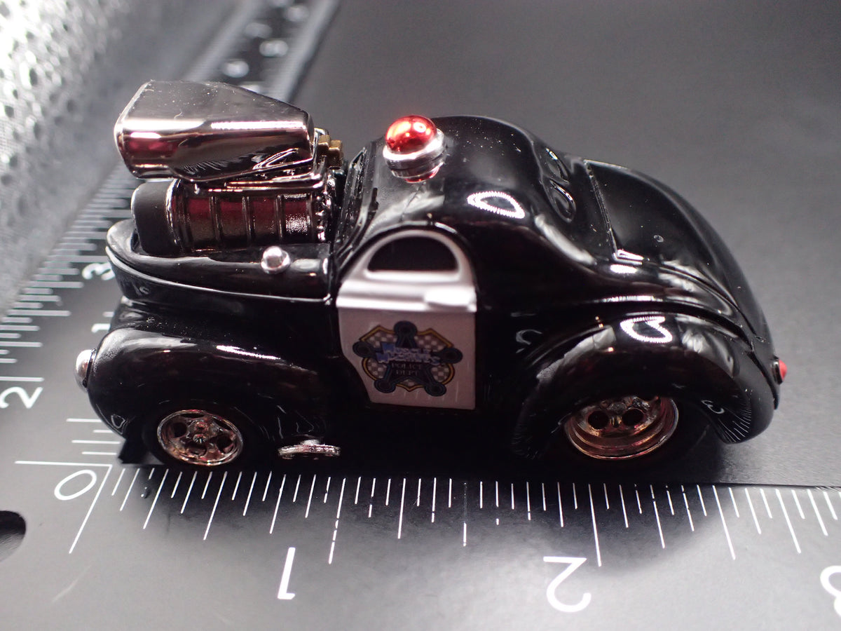 1941 41 WILLYS COUPE GASSER w/ BLOWER POLICE 1:64 SCALE DIORAMA DIECAST MODEL CAR