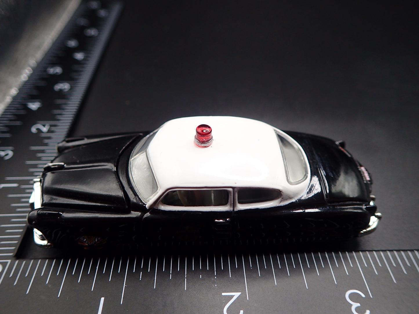 1951 51 HUDSON HORNET POLICE 1:64 SCALE COLLECTIBLE DIORAMA DIECAST MODEL CAR