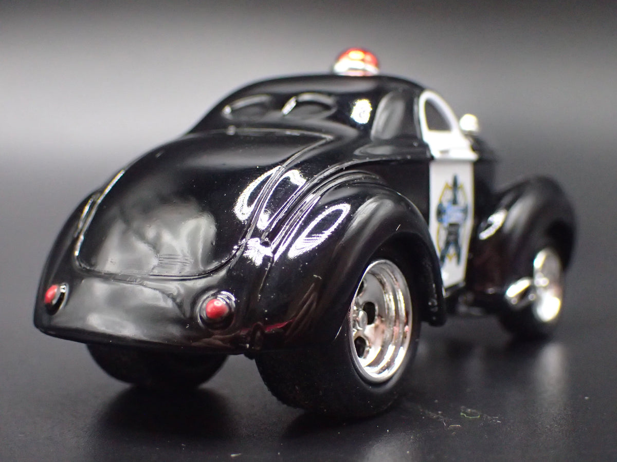 1941 41 WILLYS COUPE POLICE 1:64 SCALE DIORAMA DIECAST MODEL CAR