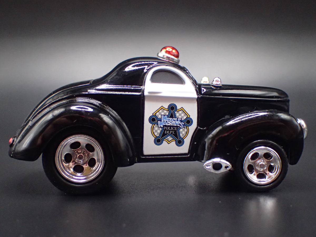 1941 41 WILLYS COUPE POLICE 1:64 SCALE DIORAMA DIECAST MODEL CAR