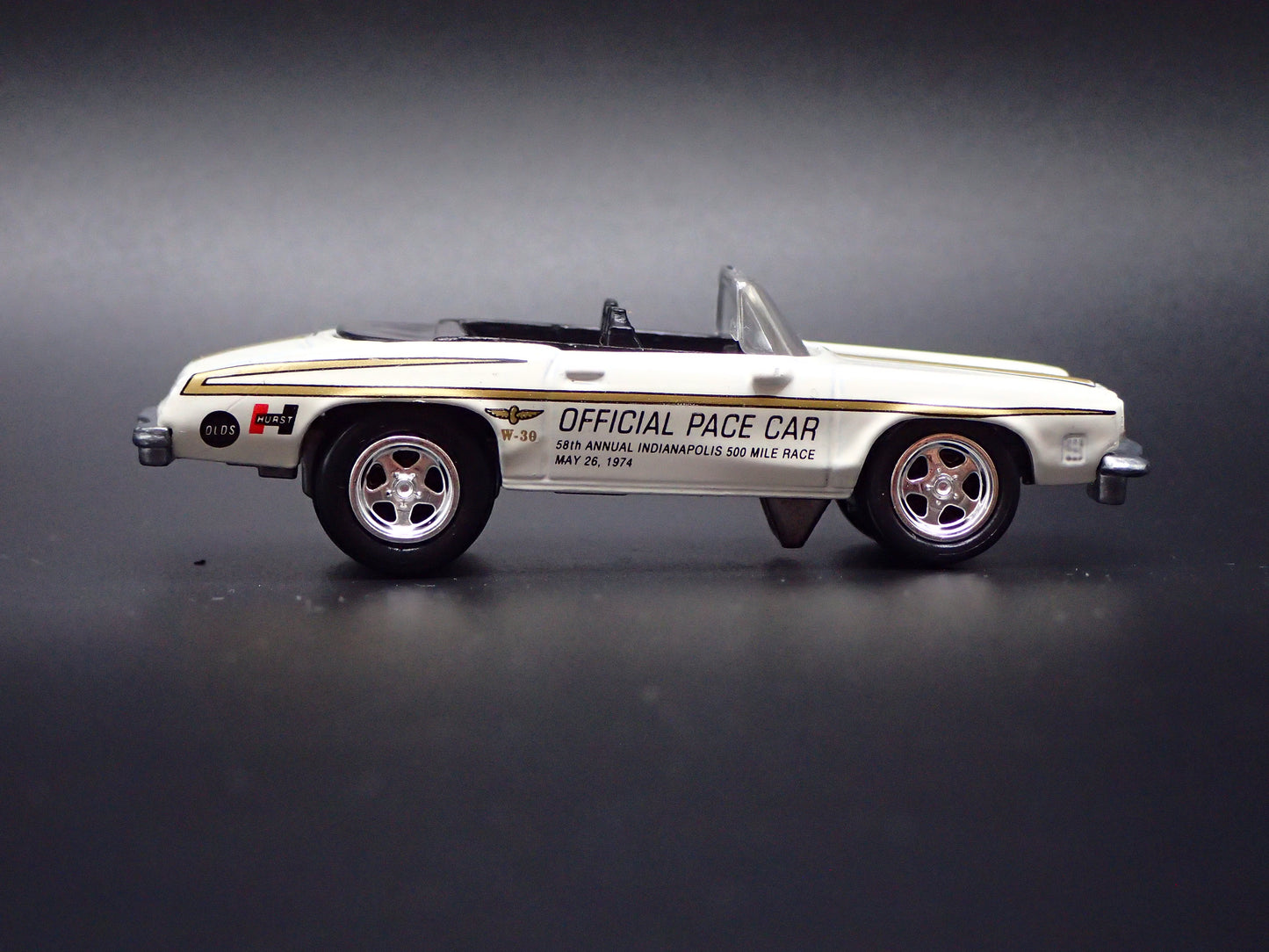 1974 OLDSMOBILE 442 INDY 500 PACE CAR RARE 1/64 COLLECTIBLE DIECAST MODEL CAR