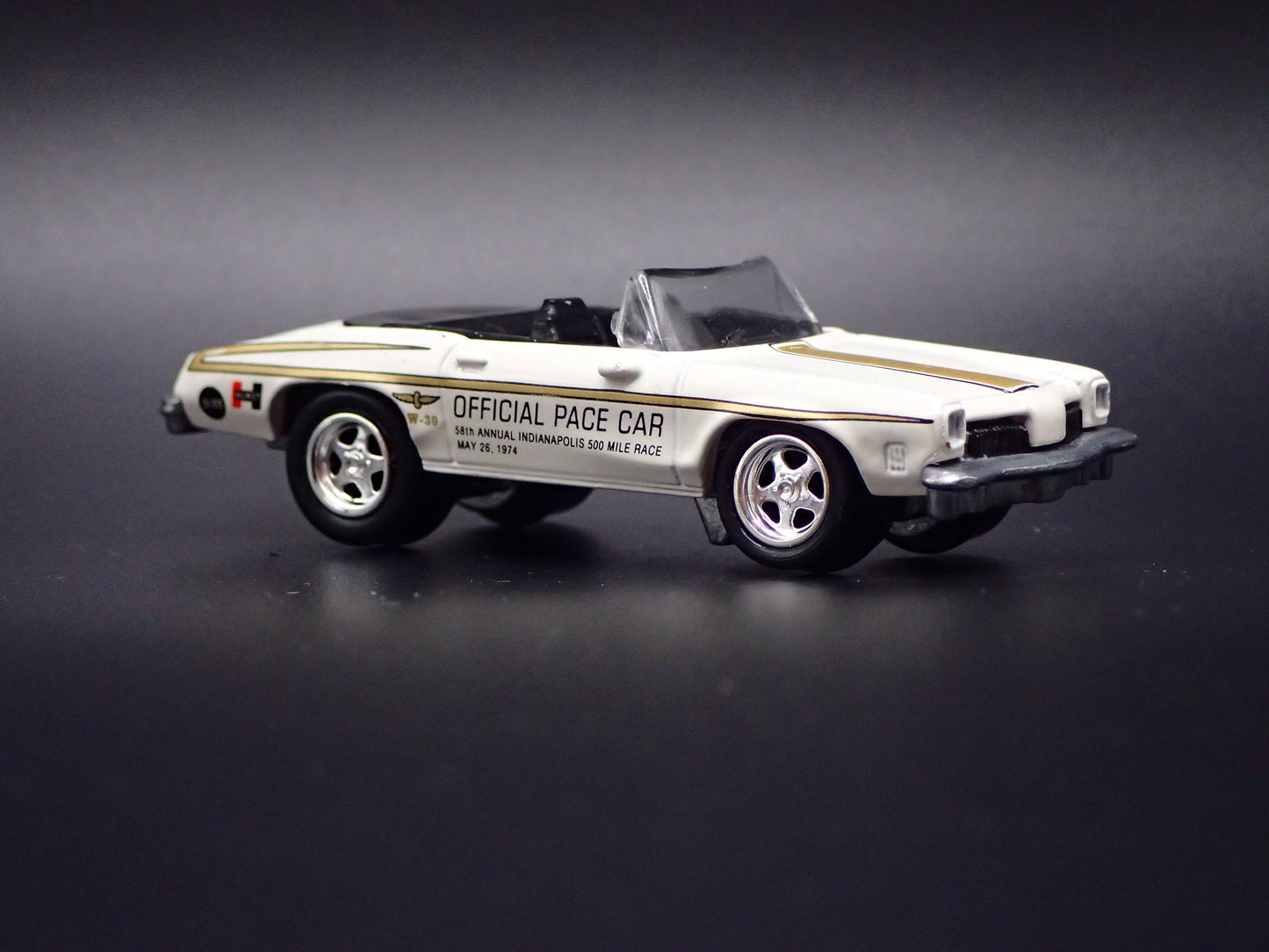 1974 OLDSMOBILE 442 INDY 500 PACE CAR RARE 1/64 COLLECTIBLE DIECAST MODEL CAR
