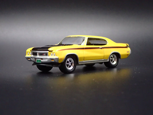 1971 71 BUICK GSX YELLOW 1:64 SCALE LIMITED COLLECTIBLE DIORAMA DIECAST MODEL CAR