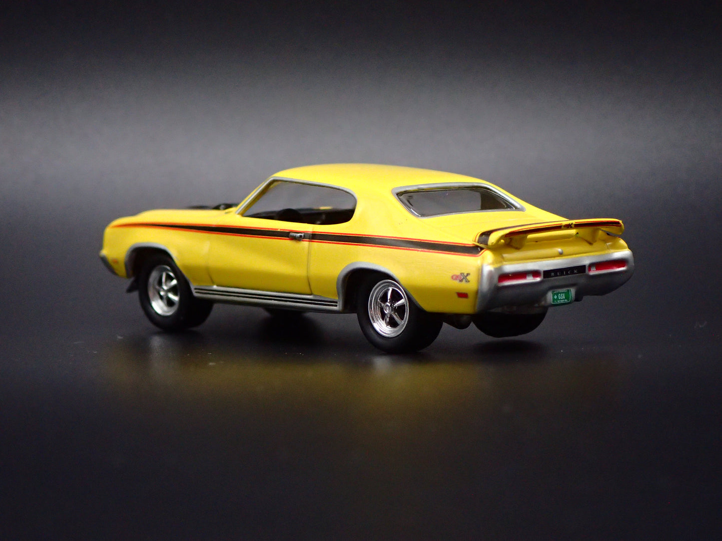 1971 71 BUICK GSX YELLOW 1:64 SCALE LIMITED COLLECTIBLE DIORAMA DIECAST MODEL CAR