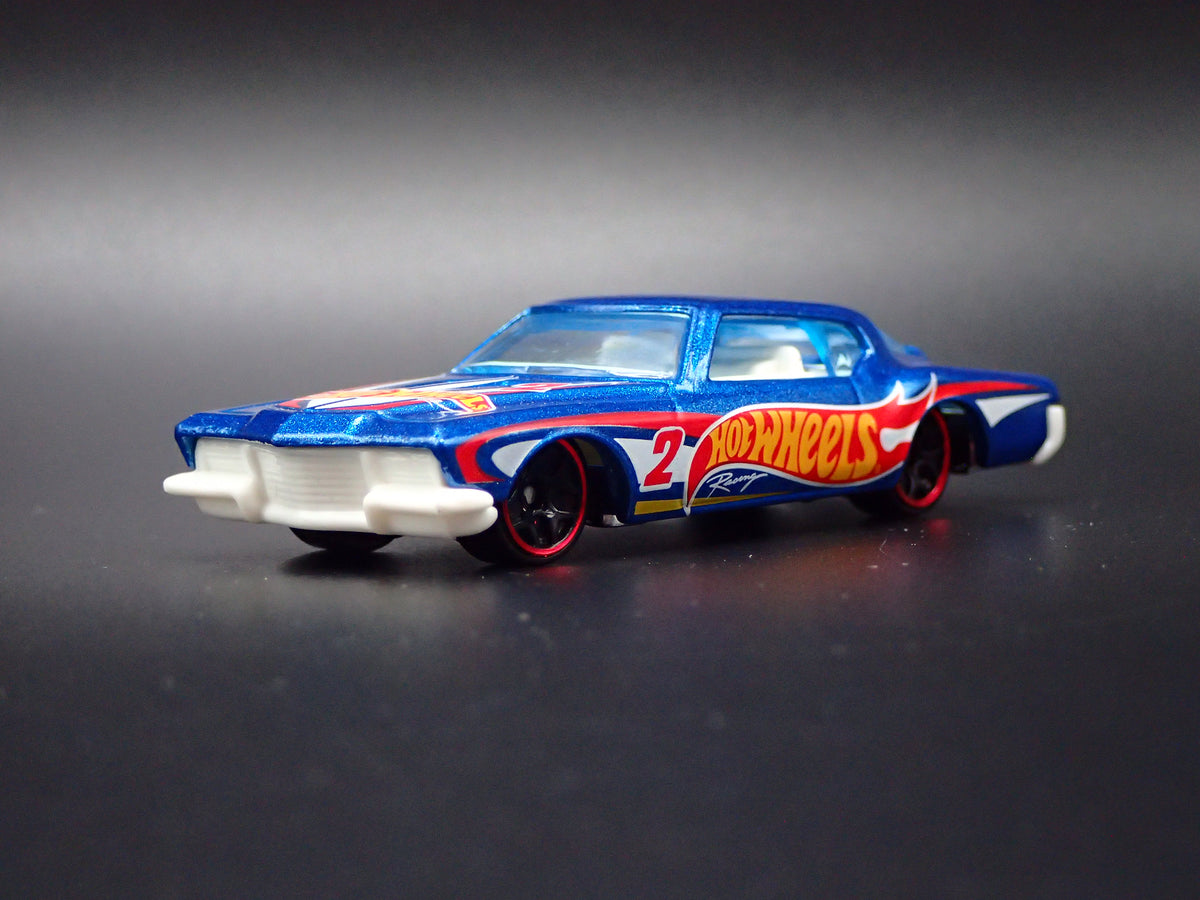 1971 71 BUICK RIVIERA BLUE RARE 1:64 SCALE COLLECTIBLE DIORAMA DIECAST MODEL CAR