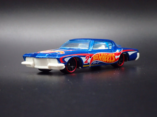 1971 71 BUICK RIVIERA BLUE RARE 1:64 SCALE COLLECTIBLE DIORAMA DIECAST MODEL CAR