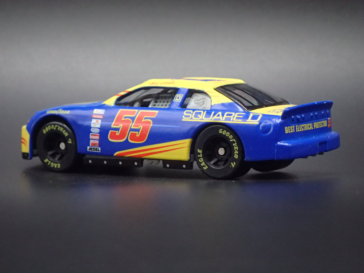1999 CHEVY CHEVROLET MONTE CARLO 55 KENNY WALLACE NASCAR 1:64 SCALE DIECAST MODEL CAR