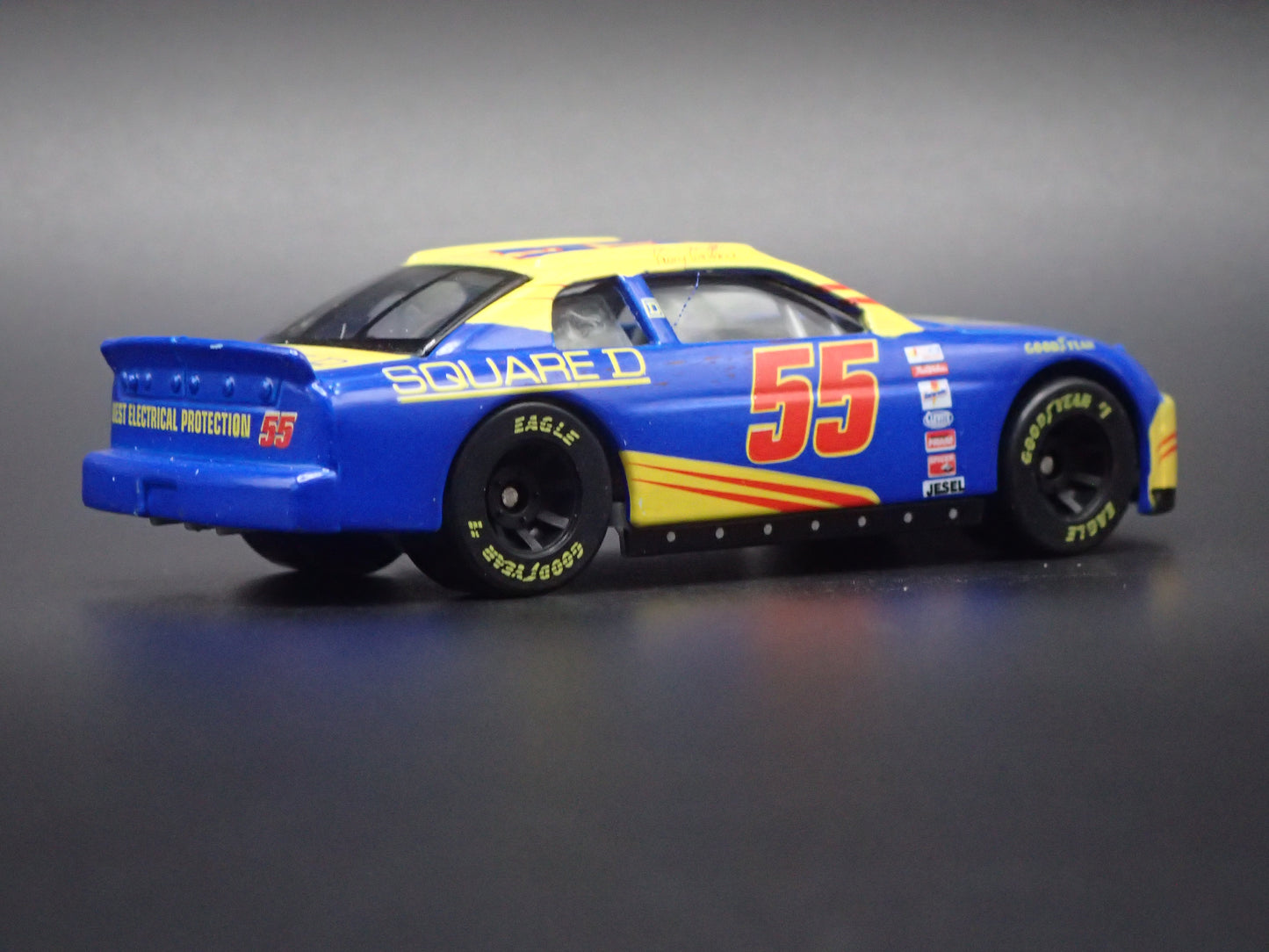 1999 CHEVY CHEVROLET MONTE CARLO 55 KENNY WALLACE NASCAR 1:64 SCALE DIECAST MODEL CAR