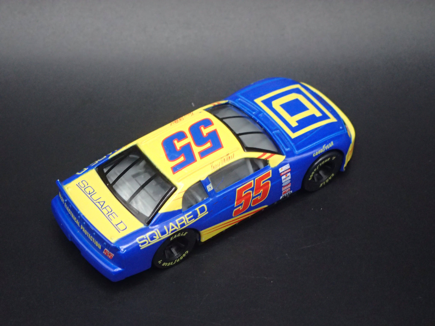 1999 CHEVY CHEVROLET MONTE CARLO 55 KENNY WALLACE NASCAR 1:64 SCALE DIECAST MODEL CAR