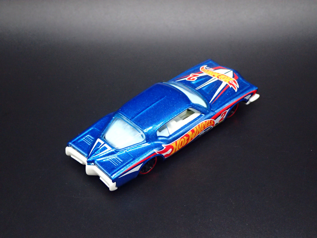1971 71 BUICK RIVIERA BLUE RARE 1:64 SCALE COLLECTIBLE DIORAMA DIECAST MODEL CAR