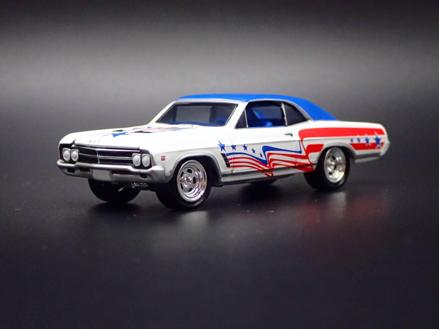 1966 66 BUICK GS 340 WHITE 1:64 SCALE COLLECTIBLE DIORAMA DIECAST MODEL CAR