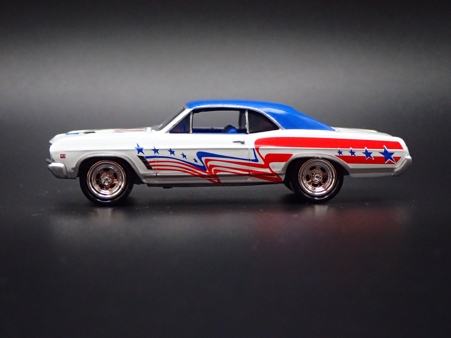 1966 66 BUICK GS 340 WHITE 1:64 SCALE COLLECTIBLE DIORAMA DIECAST MODEL CAR