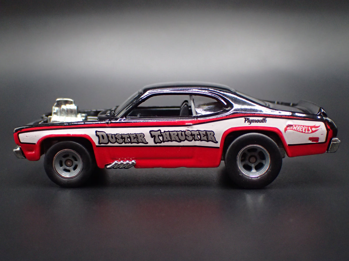 1971 71 PLYMOUTH DUSTER THRUSTER RED 1:64 SCALE DIORAMA DIECAST MODEL CAR