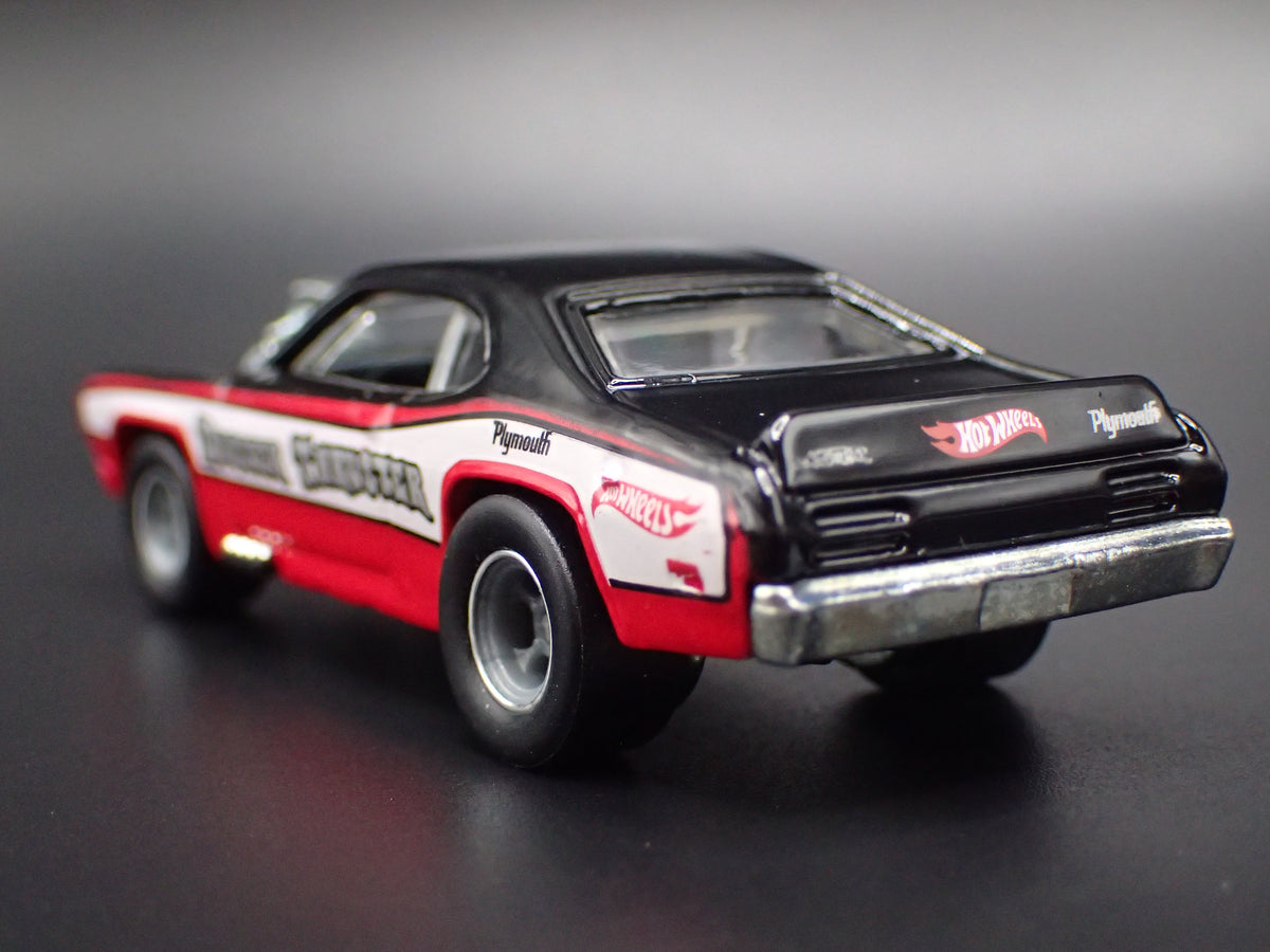 1971 71 PLYMOUTH DUSTER THRUSTER RED 1:64 SCALE DIORAMA DIECAST MODEL CAR