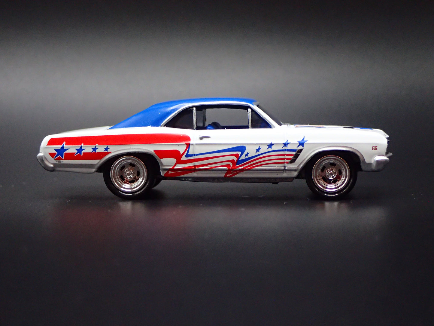 1966 66 BUICK GS 340 WHITE 1:64 SCALE COLLECTIBLE DIORAMA DIECAST MODEL CAR