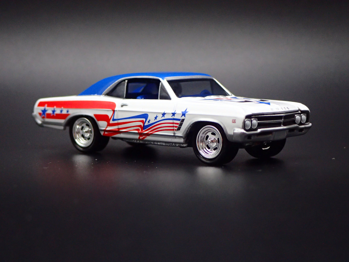 1966 66 BUICK GS 340 WHITE 1:64 SCALE COLLECTIBLE DIORAMA DIECAST MODEL CAR