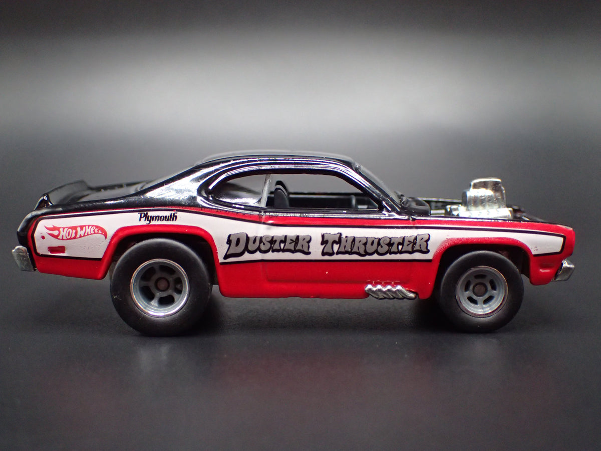 1971 71 PLYMOUTH DUSTER THRUSTER RED 1:64 SCALE DIORAMA DIECAST MODEL CAR