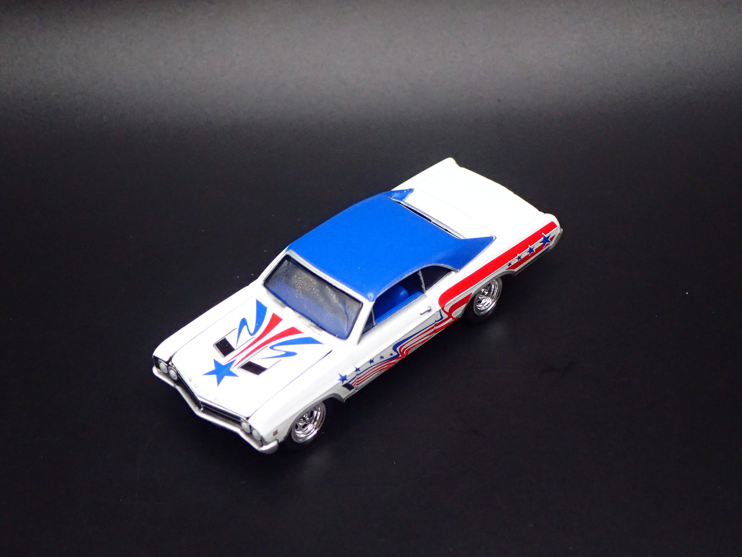 1966 66 BUICK GS 340 WHITE 1:64 SCALE COLLECTIBLE DIORAMA DIECAST MODEL CAR