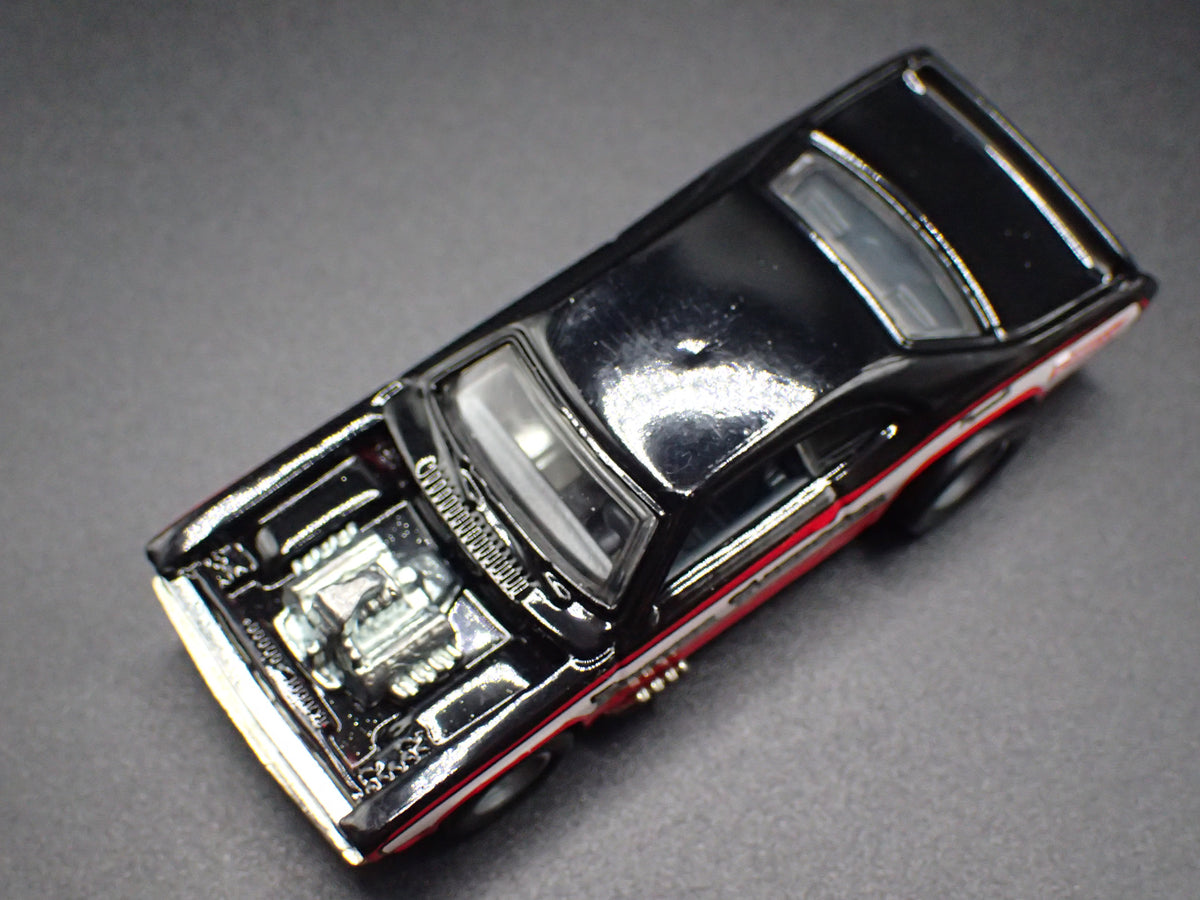 1971 71 PLYMOUTH DUSTER THRUSTER RED 1:64 SCALE DIORAMA DIECAST MODEL CAR