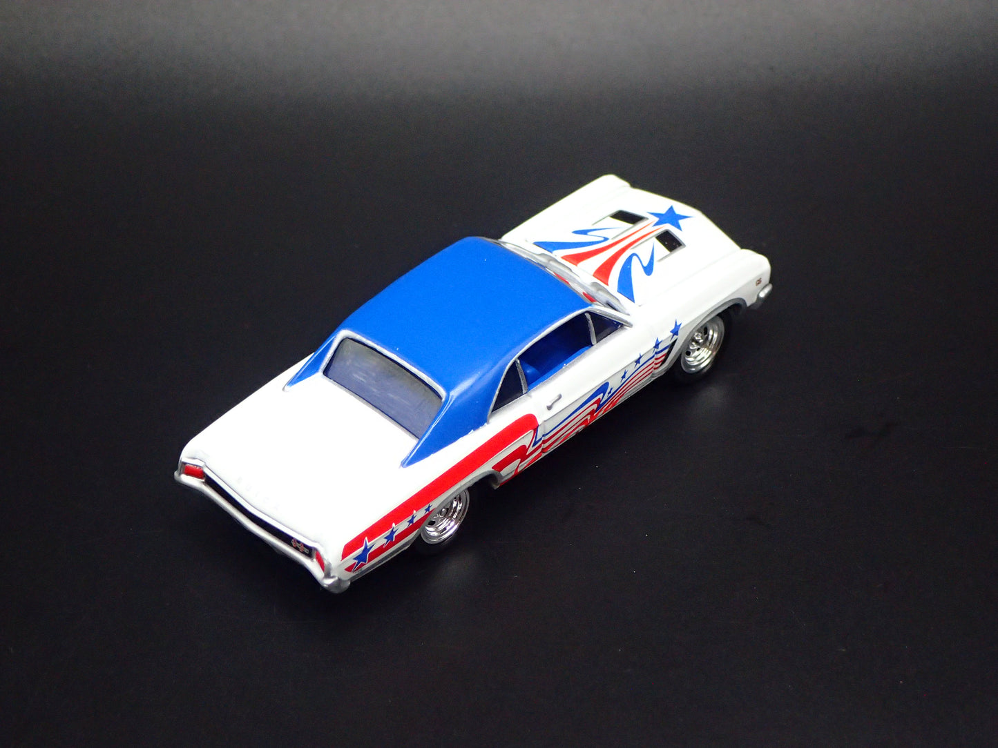 1966 66 BUICK GS 340 WHITE 1:64 SCALE COLLECTIBLE DIORAMA DIECAST MODEL CAR