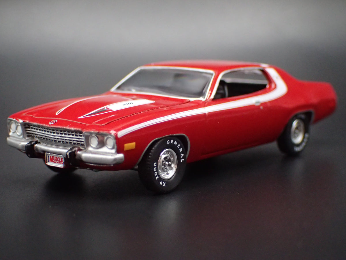 1973 73 PLYMOUTH ROAD RUNNER 1/64 SCALE COLLECTIBLE DIORAMA DIECAST MODEL CAR