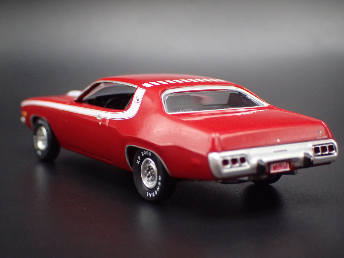 1973 73 PLYMOUTH ROAD RUNNER 1/64 SCALE COLLECTIBLE DIORAMA DIECAST MODEL CAR