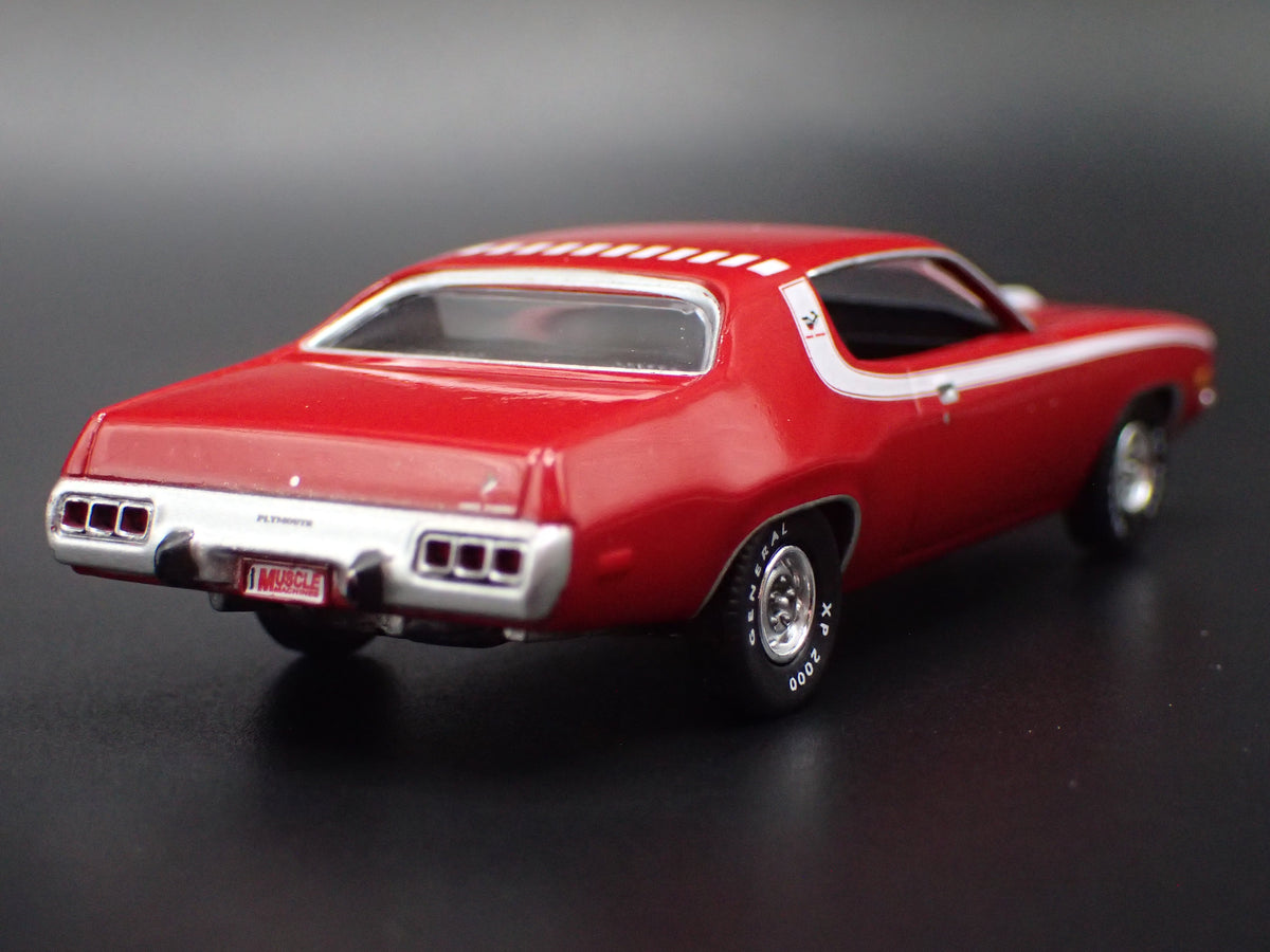 1973 73 PLYMOUTH ROAD RUNNER 1/64 SCALE COLLECTIBLE DIORAMA DIECAST MODEL CAR