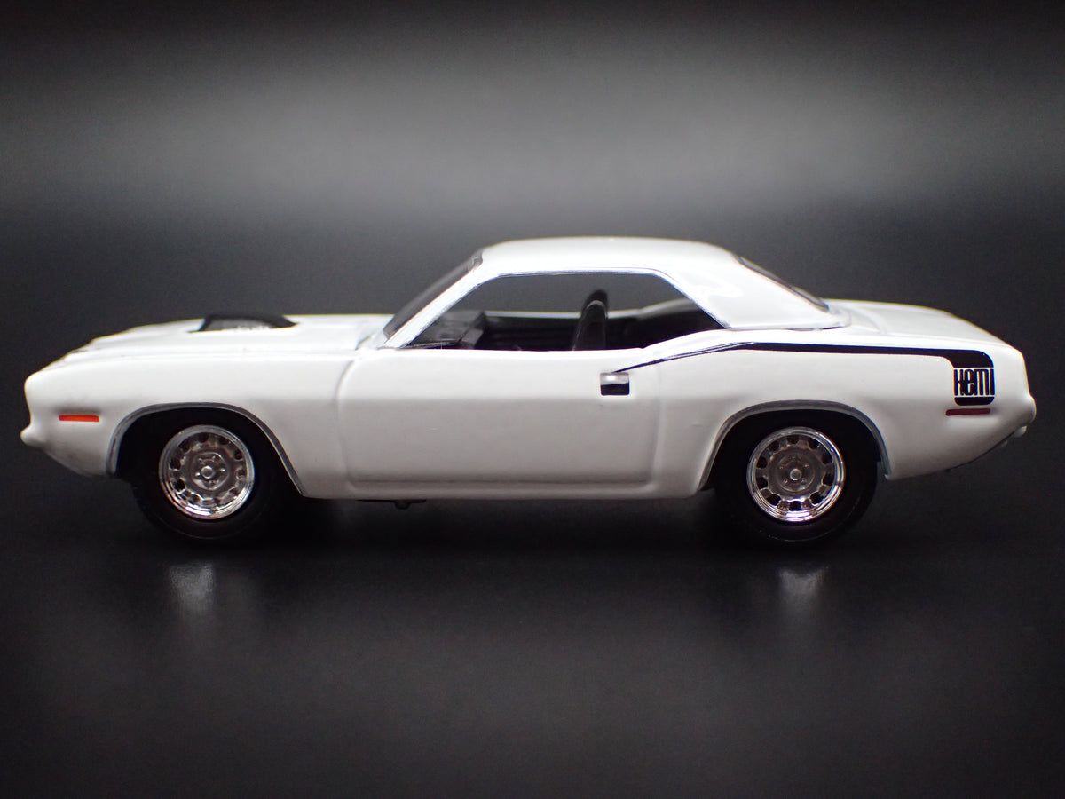 1970 70 PLYMOUTH HEMI CUDA 1:64 SCALE COLLECTIBLE DIORAMA DIECAST MODEL CAR