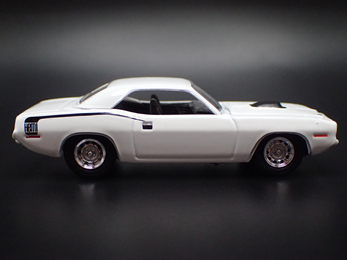 1970 70 PLYMOUTH HEMI CUDA 1:64 SCALE COLLECTIBLE DIORAMA DIECAST MODEL CAR