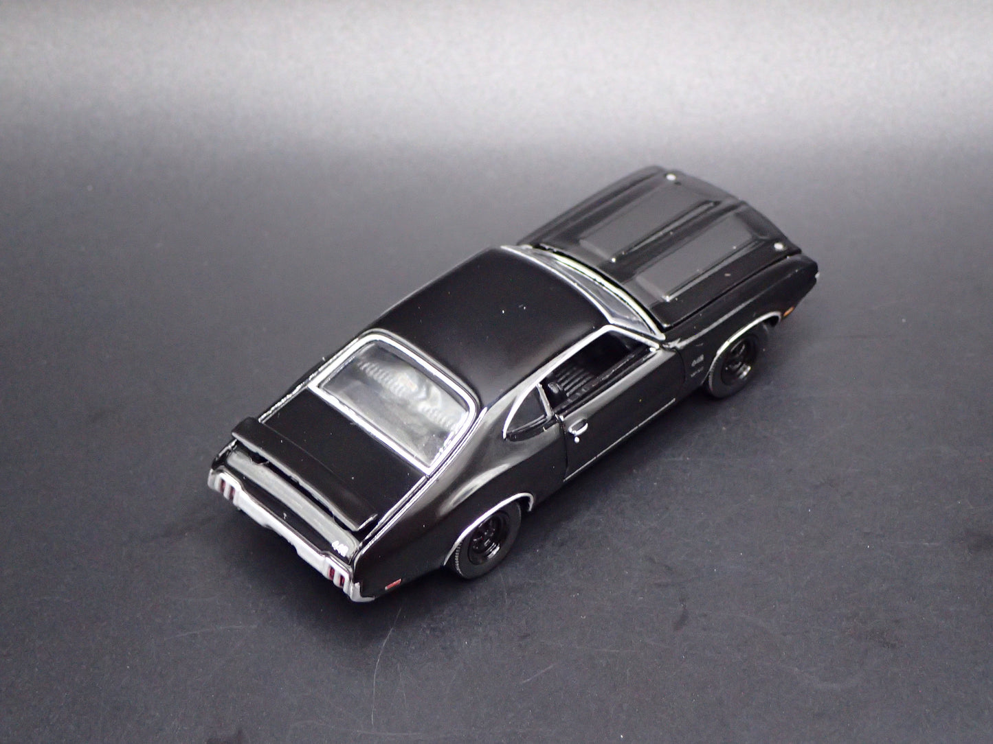 1970 70 OLDS OLDSMOBILE 442 BLACK 1:64 SCALE DIORAMA DIECAST MODEL CAR