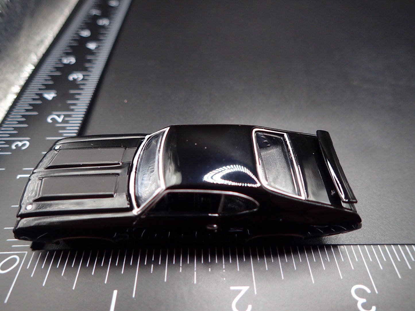 1970 70 OLDS OLDSMOBILE 442 BLACK 1:64 SCALE DIORAMA DIECAST MODEL CAR